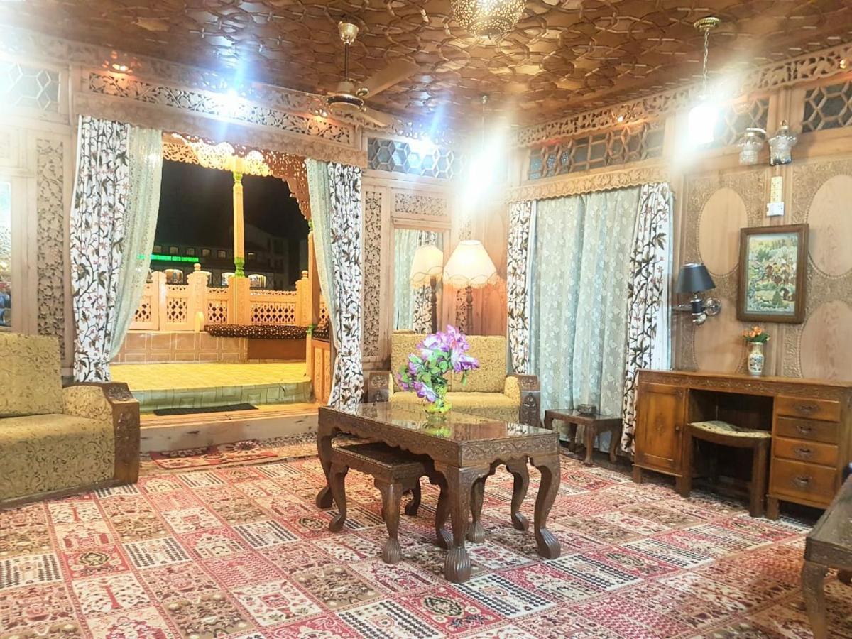 Royal Houseboat Otel Srīnagar Dış mekan fotoğraf